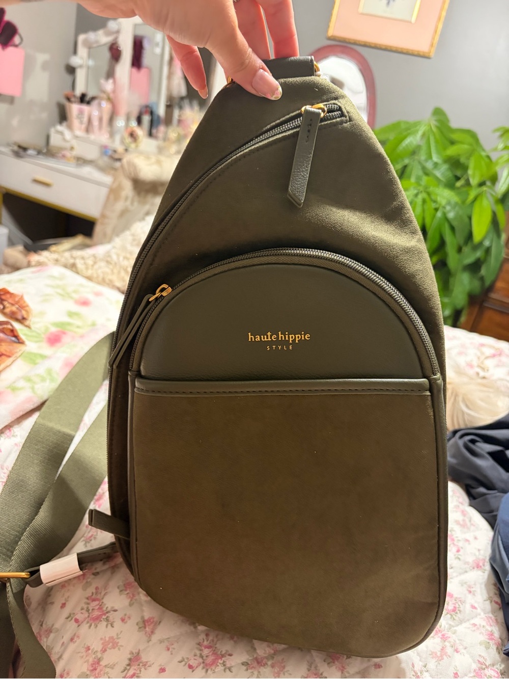 Unisex haute hippie Olive Green Sling Bag